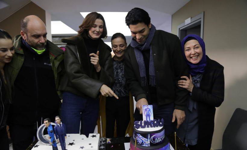 Şükrü Özyıldız'a doğum günü sürprizi!