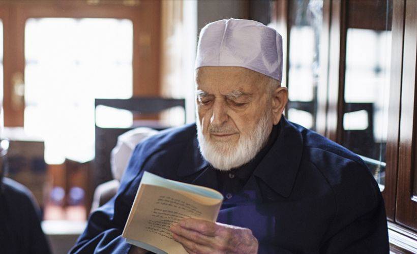 Hadis alimi M. Emin Saraç'ın cenazesi Fatih Camisi haziresine defnedilecek