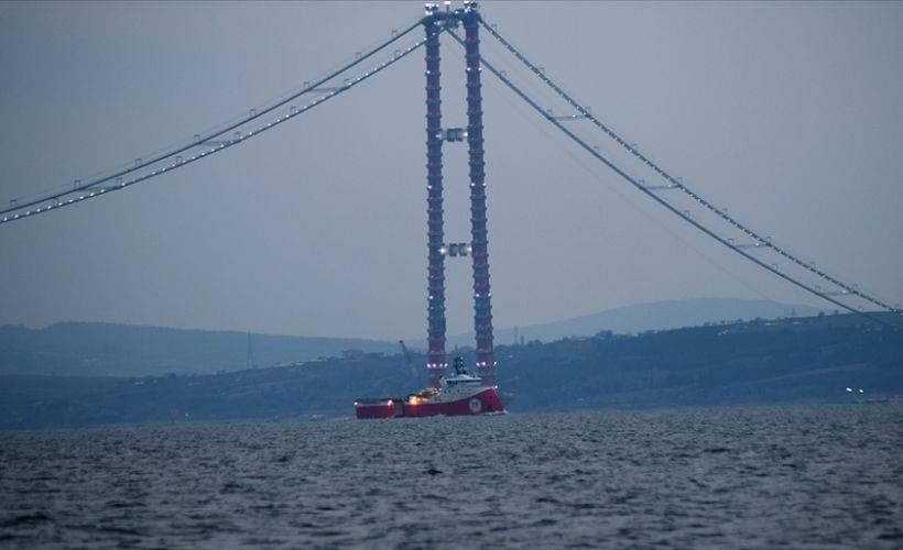 'Barbaros Hayrettin Paşa' sismik araştırma gemisi Çanakkale Boğazı'ndan geçti