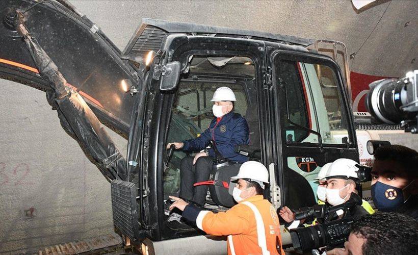 Karadeniz Bölgesi'nin İç Anadolu'ya açılan kapısı Kırkdilim Geçişi'ndeki 'T2 Tüneli'nde ışık göründü