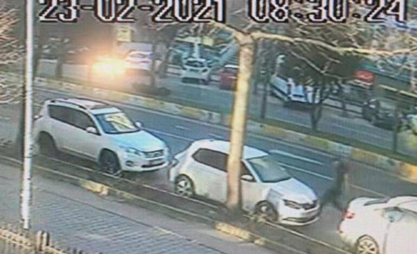 Beylikdüzü'nde sokak ortasında silahlı saldırı kamerada