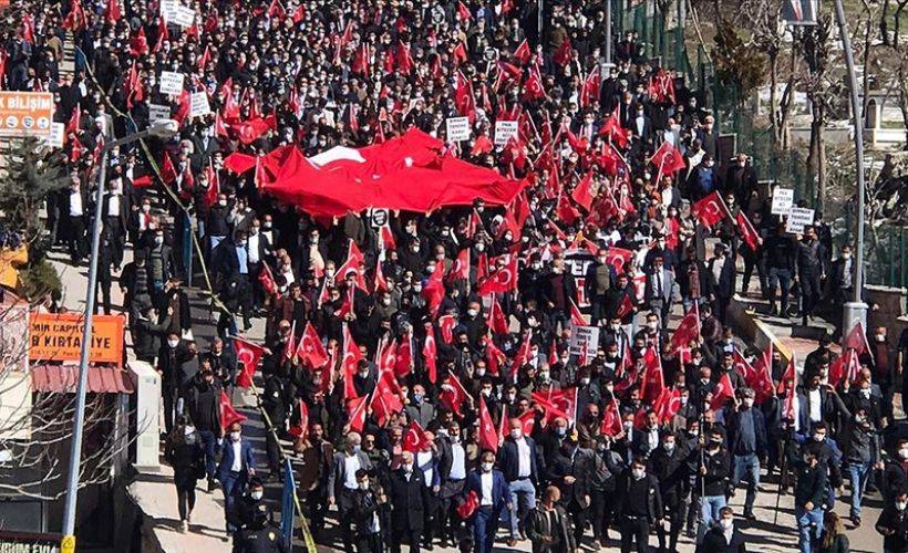 Şırnak'ta Gara şehitleri için PKK'ya tepki amacıyla yürüyüş düzenlendi