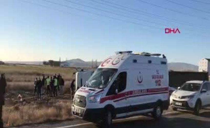 Rotu çıkan içecek yüklü TIR yan yattı