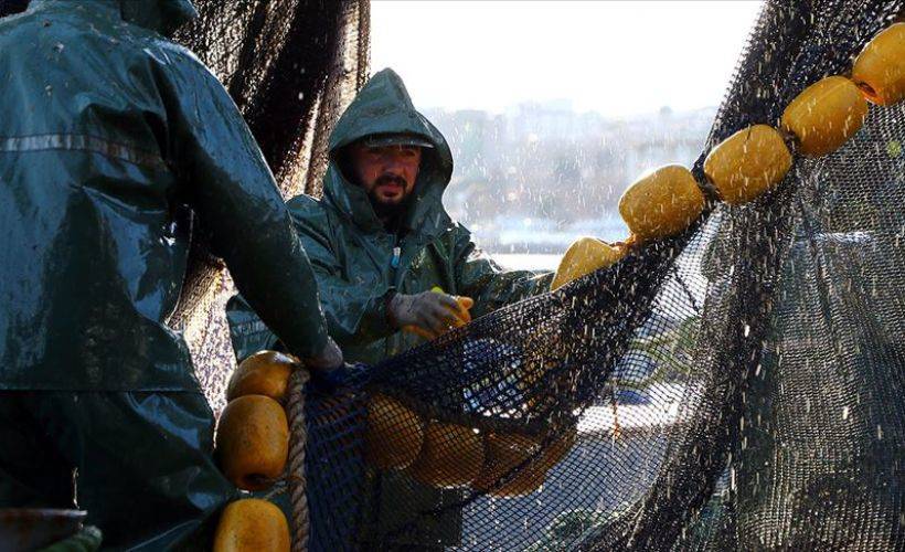 Tekirdağ'da deniz salyası, balıkçılara geçit vermedi