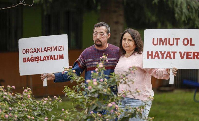 Biri yüz ve diğeri böbrek nakli olan çiftin hastane bahçesinde başlayan aşkları ilk günkü gibi sürüyor