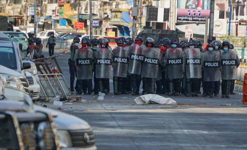 Myanmar'da güvenlik güçleri protestoculara karşı gerçek mermi kullandı: 6 ölü