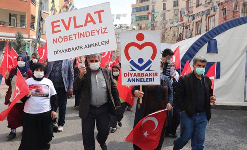 Diyarbakır'da evlat nöbetine bir aile daha katıldı; '6 senedir haber alamıyorum'