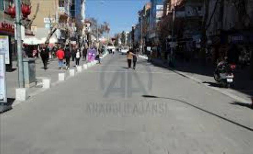 Salgında düşük riskli iller arasında bulunan Uşak tedbiri elden bırakmıyor