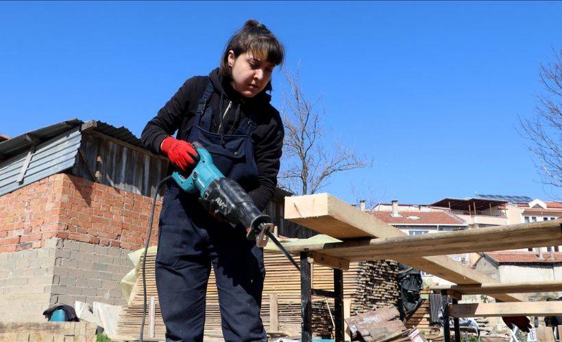 'Ezgi usta': Yoldan geçenler şaşırarak bakıyorlar 'aa kız...' gibi