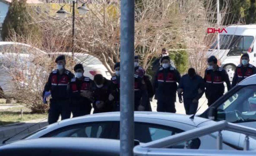 Satın almak için pazarlık yaptıkları keçileri çaldılar