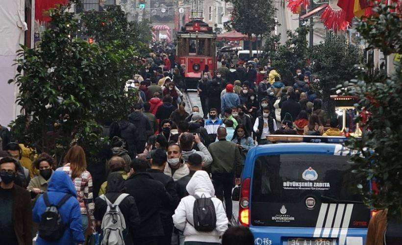 İstiklal Caddesi'nde yoğunluk