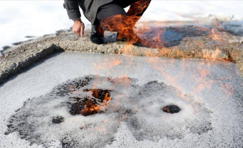 Erzurum'da yanan su vatandaşların ilgisini çekiyor