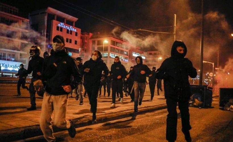 Atina'da protestolu gece; 1 polis yaralı, 5 gözaltı