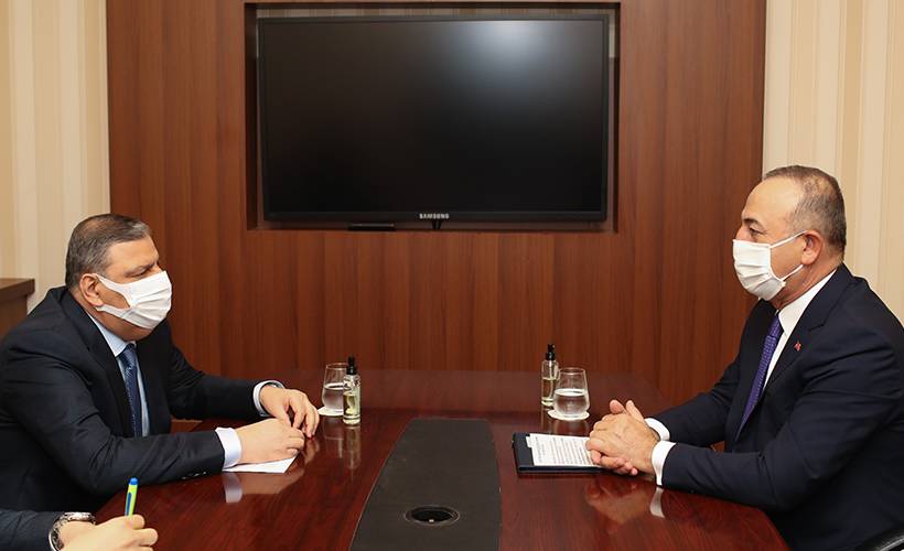 Çavuşoğlu, eski Suriye Başbakanı Hicab'la bir araya geldi