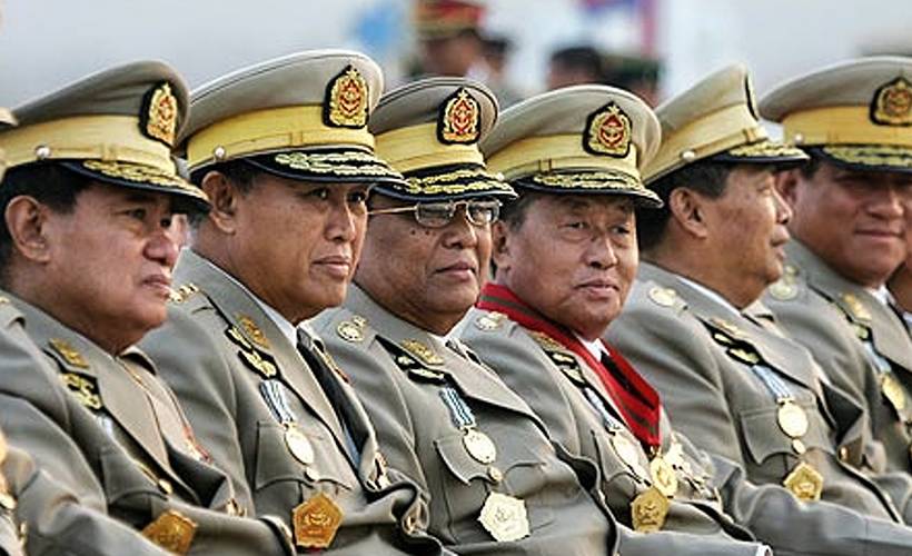 Myanmar cuntası iktidarı teslim etmemekte direniyor