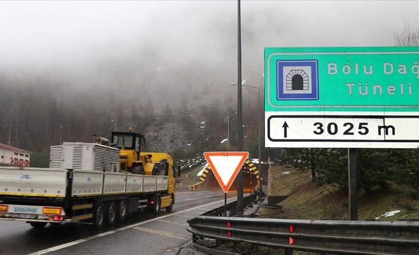 Bolu Dağı'nda kar ve sis etkisini artırdı