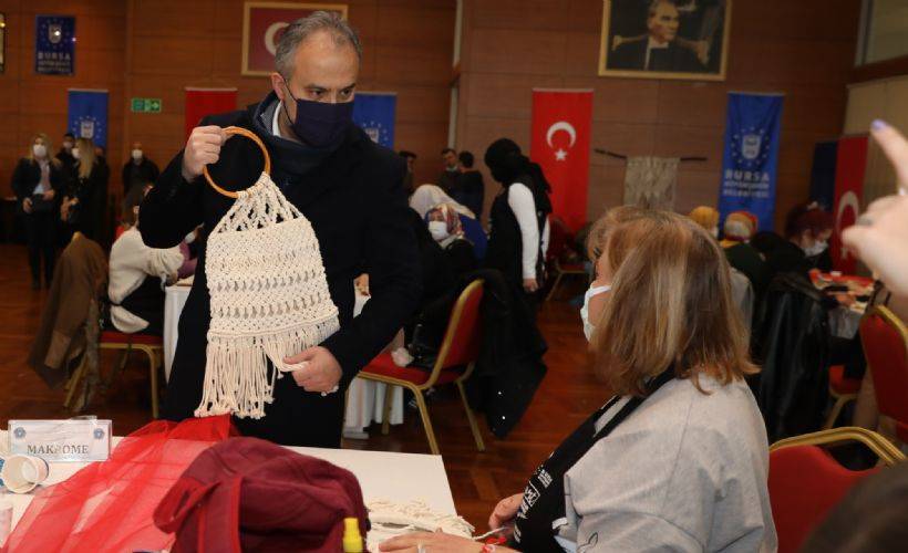 Kadınların korona ilacı; nakış, makrome, resim