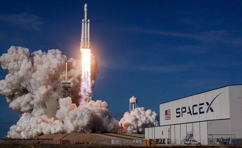 Pentagon, SpaceX'e iki istihbarat uydusunun fırlatılması için ihale verdi
