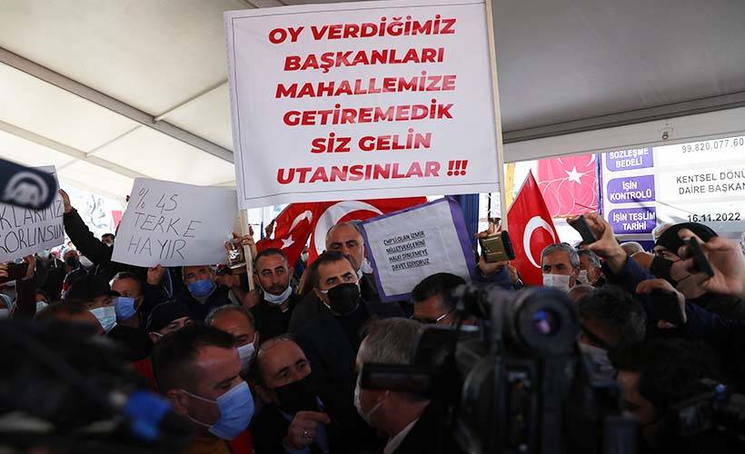 Kılıçdaroğlu'na İzmir'de pankartlı tepki!