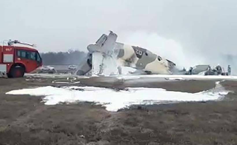 Kazakistan’da askeri uçak düştü: Ölü ve yaralılar var