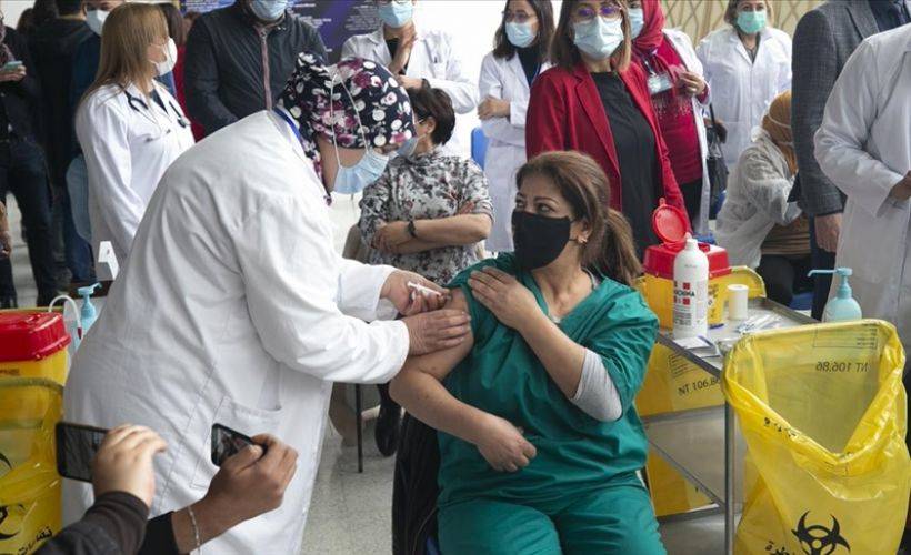 Tunus'ta Kovid-19 aşılama işlemi başladı