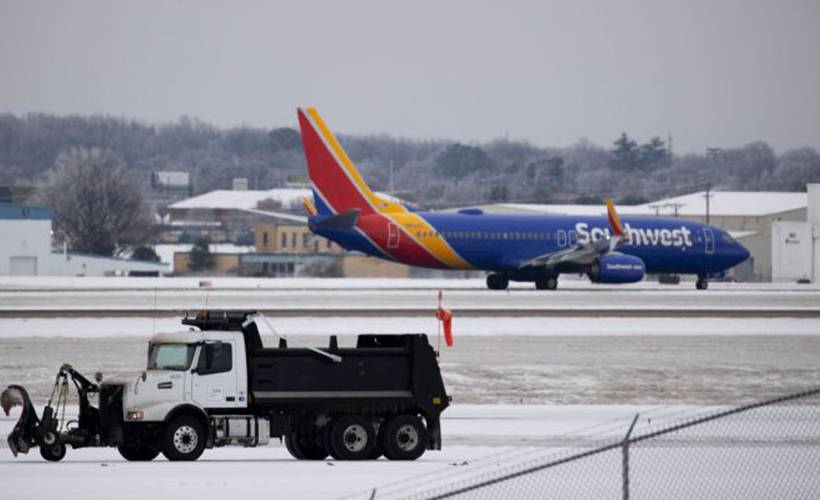 ABD'de uçak seferlerine kar fırtınası engeli