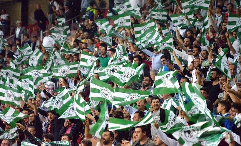 Konyaspor'da medrese talebeleri de top koşturdu