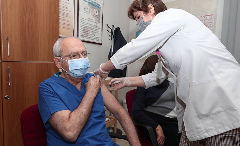 Kılıçdaroğlu Kovid-19 aşısının ikinci dozunu yaptırdı