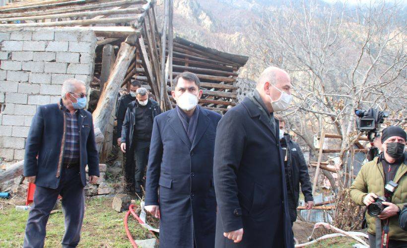 İki bakan yangın felaketi yaşanan Dereiçi köyünde