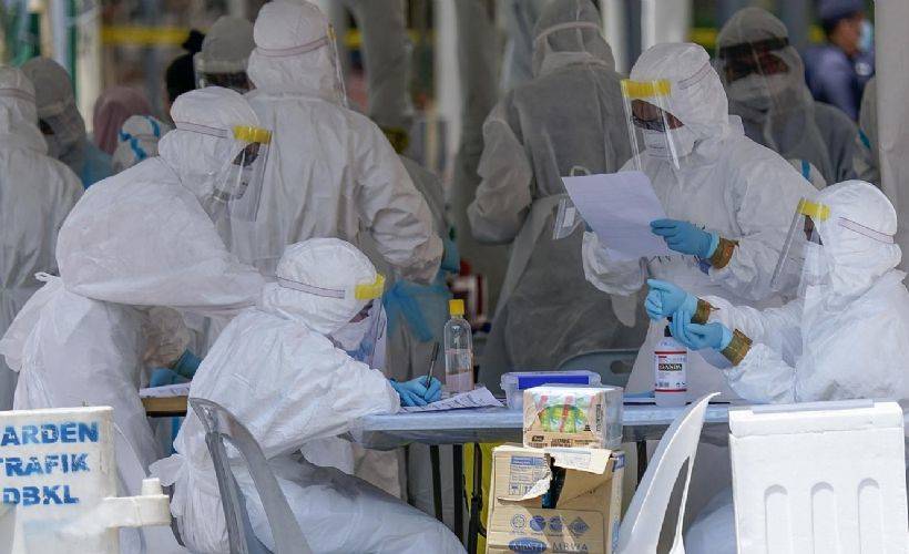 Almanya Sağlık Bakanı: Avrupa'da 3. dalgayı durduracak kadar aşı yok!