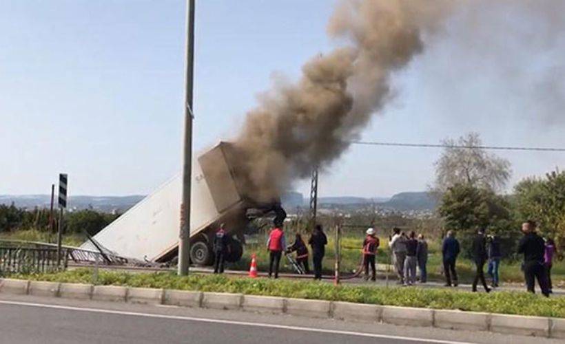 Şoför direksiyon başında uyuyunca...