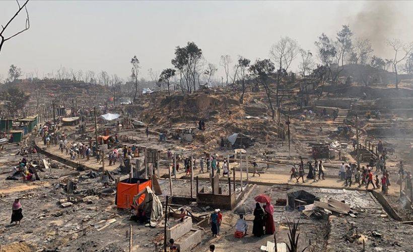 Arakanlı Müslüman mültecilerin kampında çıkan yangında 15 kişi öldü