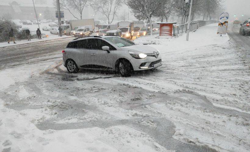 İstanbul'da kar yağışı sabah saatlerinde etkili olmaya başladı