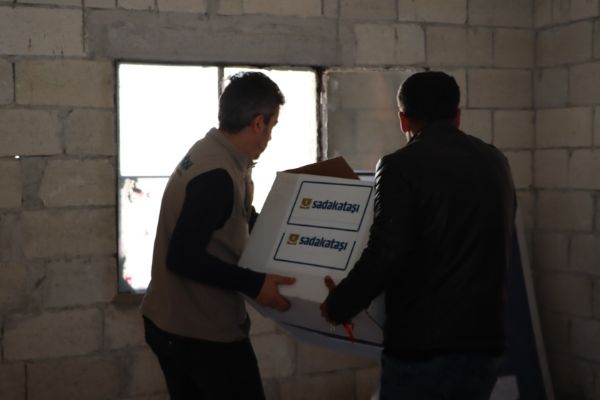 Binali Yıldırım'dan İdlibli mültecilere ev desteği