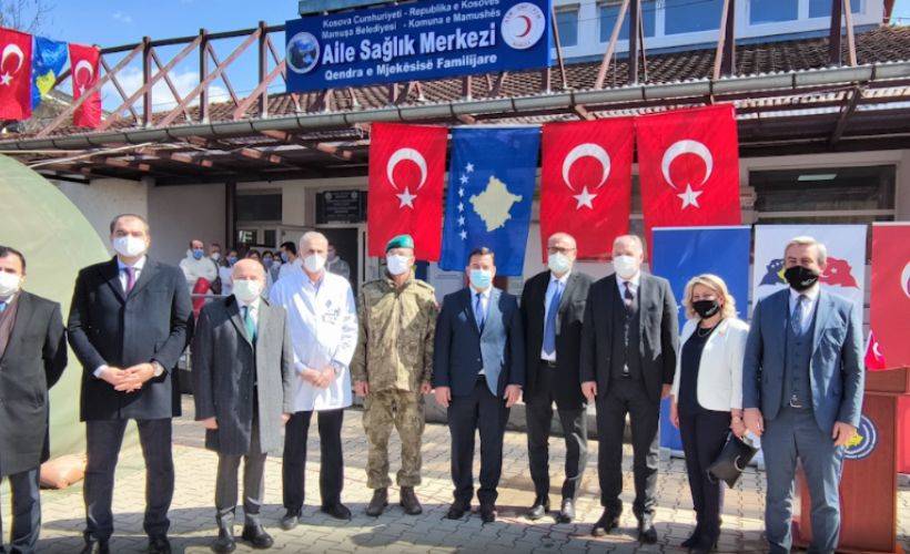 Türk askerinden Kosova'daki tek Türk belediyesi Mamuşa'ya destek