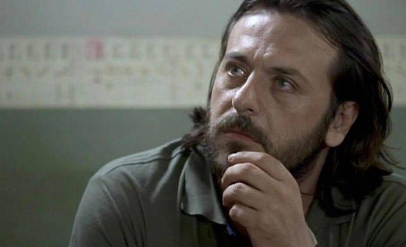 Oyuncu Luran Ahmeti koronavirüsten öldü