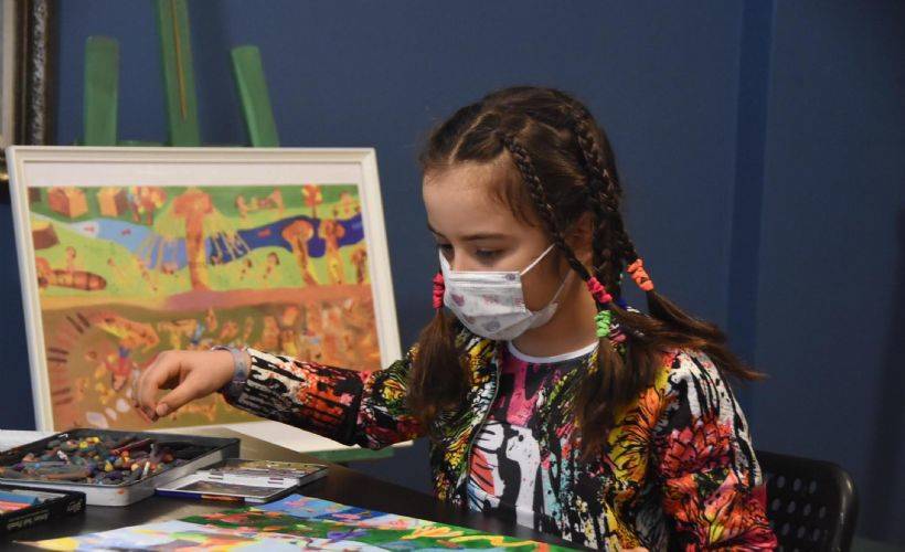 10 yaşındaki Lara, Göbeklitepe resmiyle Japonya'dan ödül aldı