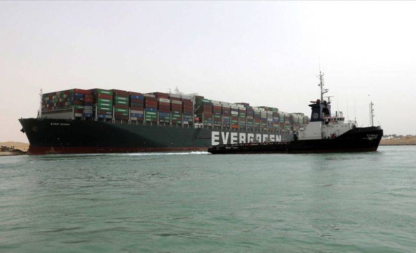 Süveyş Kanalı'nda sıkışan gemi dünya lojistik sektörünü sarstı