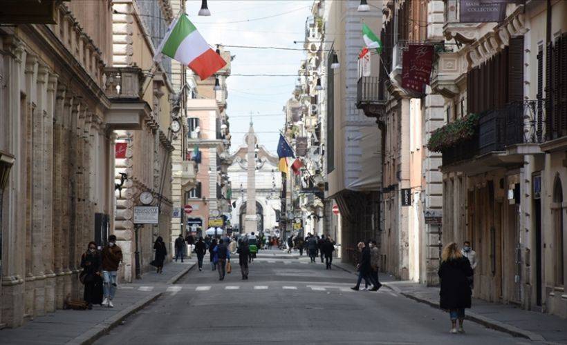 İtalya'da Kovid-19 salgınında toplam vaka sayısı 3,5 milyonu geçti