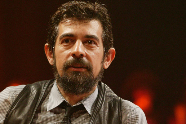 Okan Bayülgen: Bill Gates'e güvenmiyorum