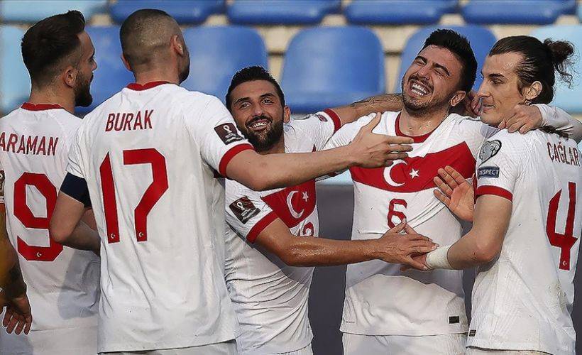 Türkiye-Letonya maçı seyircili olacak!