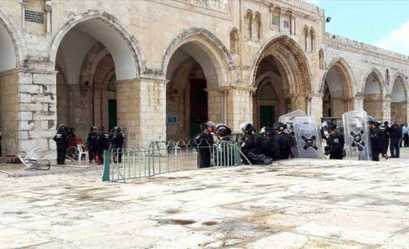 Yahudiler Mescid-i Aksa'ya baskın düzenledi