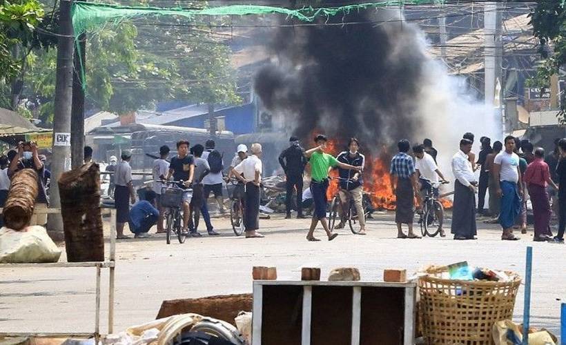 Myanmar'daki gösterilerde ölü sayısı yükseliyor