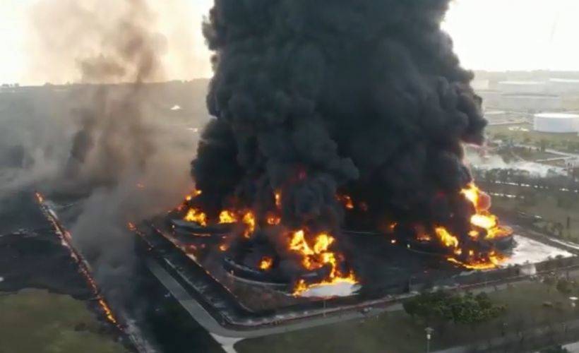 Endonezya’da petrol rafinerisindeki patlamada 20 kişi yaralandı