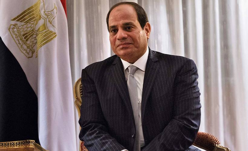 Sisi'den Süveyş Kanalı'nı tıkayan gemi ile ilgili açıklama: Dünya rahat nefes alacak