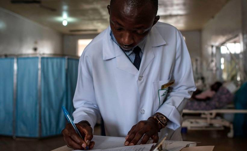 Nijerya’da doktorlardan süresiz grev kararı