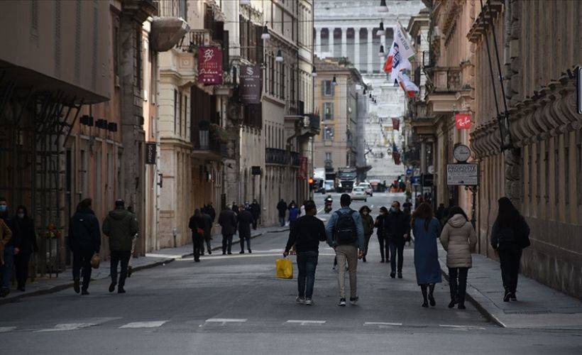 İtalya'da Kovid-19 kaynaklı ölümler artıyor