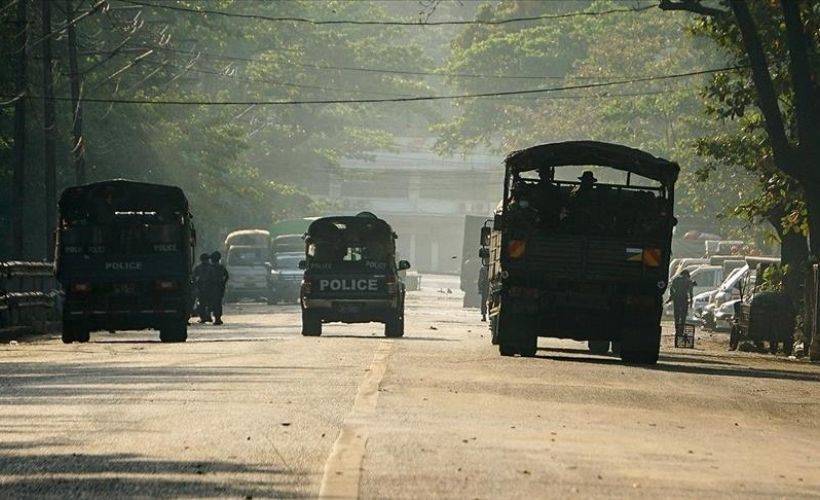 Myanmar'da 3 etnik silahlı grup, cuntayı 'ateşkesi bitirmekle' tehdit etti