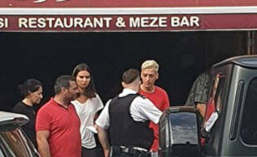 Mesut Özil'e bıçakla saldıranlara 100 yılı aşkın hapis