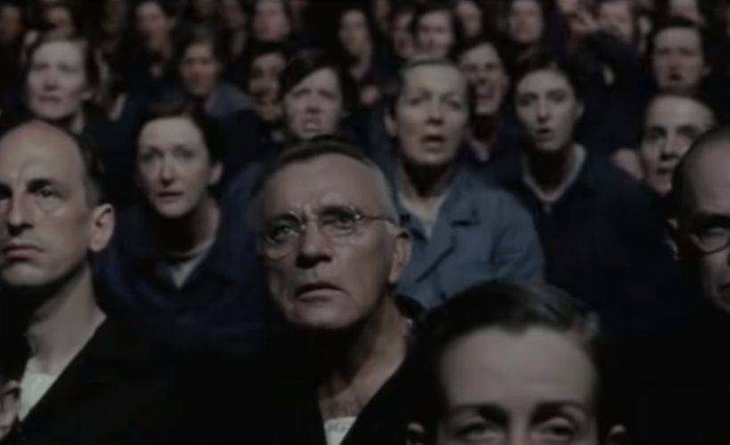 'Orwell'in 1984 kitabı sanki tüm dünyada sahneye koyuluyor'